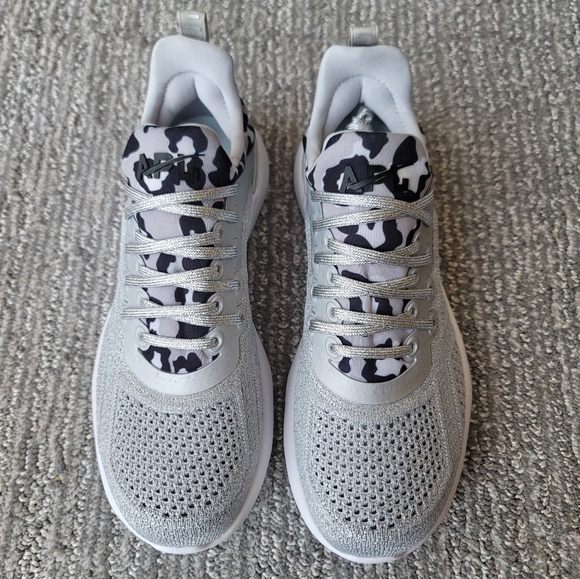 APL Shoes - APL NIB Techloom Tracer Trainer Sneaker Size 5.5 Color Silver Black Leopard